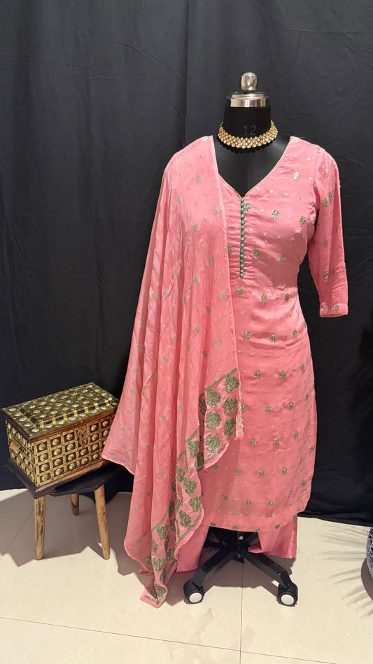 ਪੀਚ ਫੁਲਕਾਰੀ ਚਾਰਮ - Peach Phulkari Charm