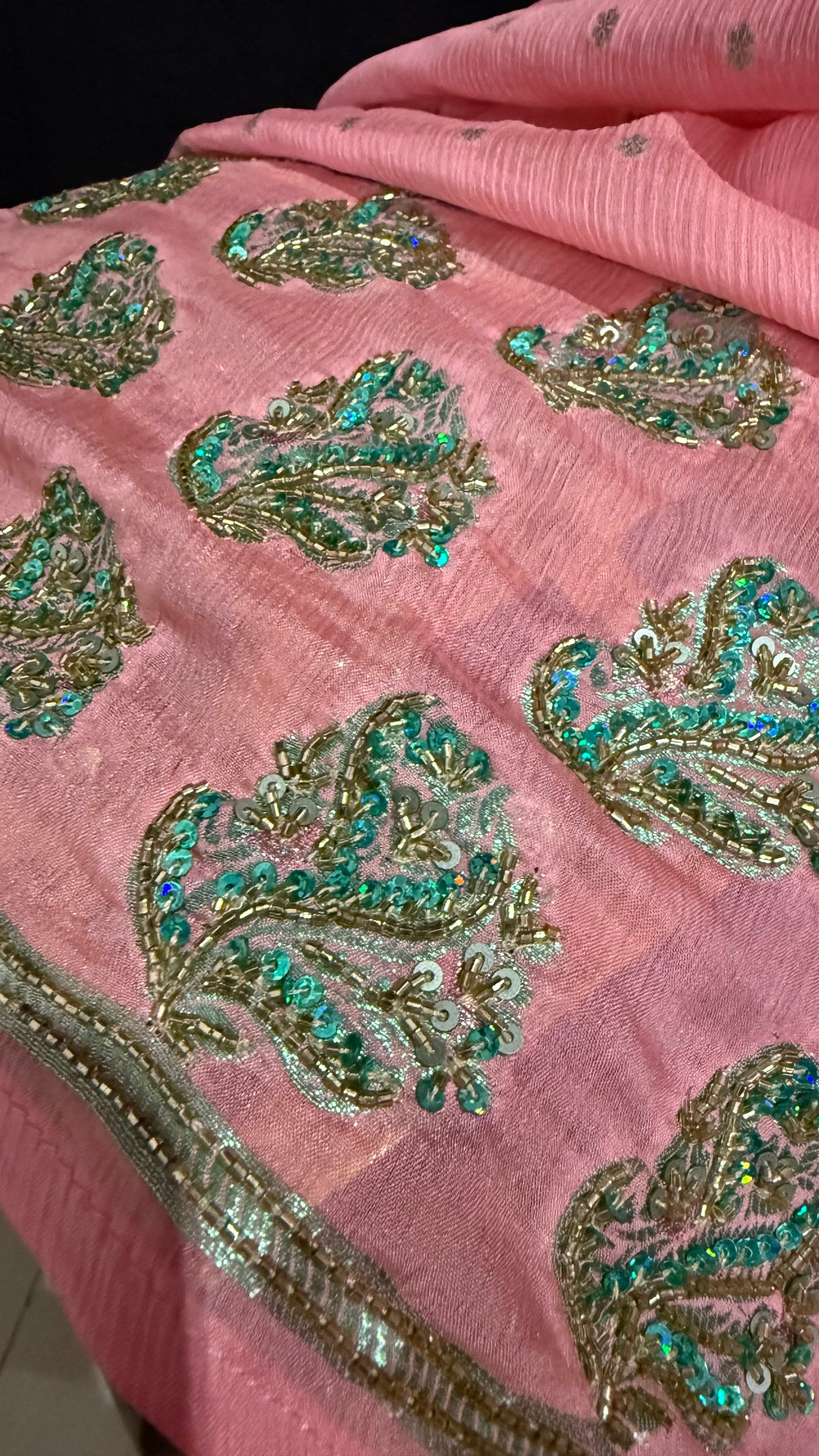 ਪੀਚ ਫੁਲਕਾਰੀ ਚਾਰਮ - Peach Phulkari Charm